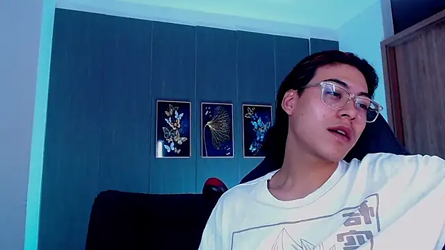 dirty model online show from September 28, 2025, 10:53 am