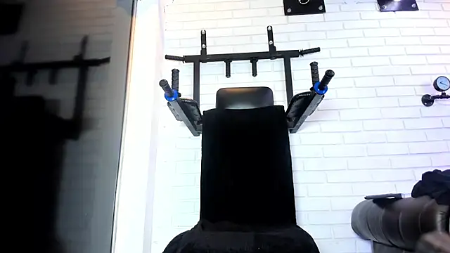 ItaloMoore online show from March 6, 2026, 11:28 am