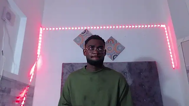 Snapshot of eebony_stallion chatting on July 17, 2026, 11:28 am eebony stallion online show from July 17, 2026, 11:28 am
