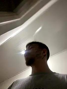 Kissmalditox online show from November 3, 2025, 1:08 am