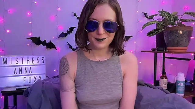 Snapshot of mistressannafoxx chatting on November 4, 2025, 6:18 pm mistressannafoxx online show from November 4, 2025, 6:18 pm