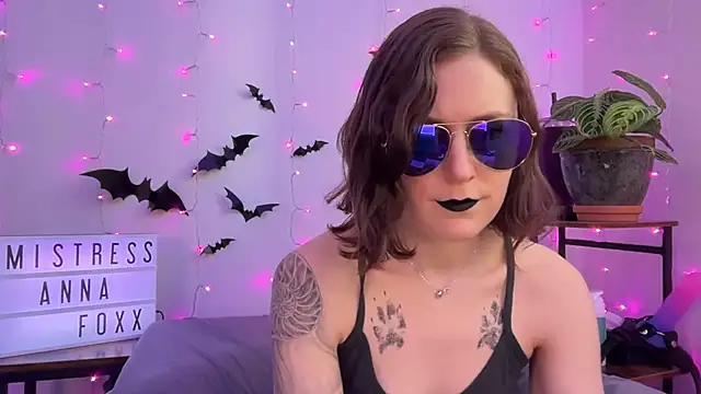 Snapshot of mistressannafoxx chatting on November 7, 2025, 9:37 pm mistressannafoxx online show from November 7, 2025, 9:37 pm