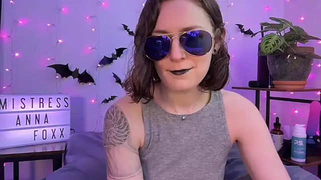 Snapshot of mistressannafoxx chatting on November 11, 2025, 6:19 pm mistressannafoxx online show from November 11, 2025, 6:19 pm