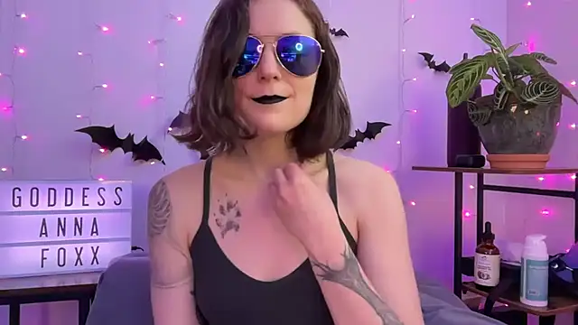 Snapshot of mistressannafoxx chatting on November 20, 2025, 9:47 pm mistressannafoxx online show from November 20, 2025, 9:47 pm