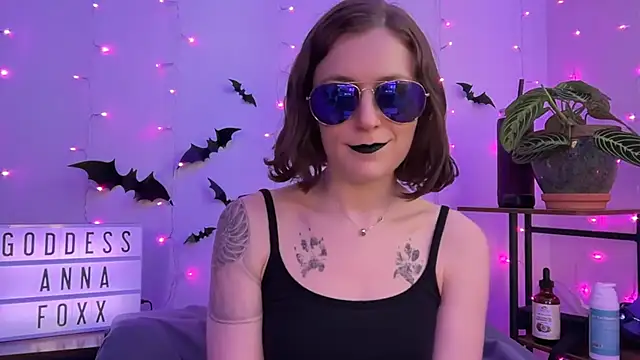 Snapshot of mistressannafoxx chatting on November 21, 2025, 9:35 pm mistressannafoxx online show from November 21, 2025, 9:35 pm