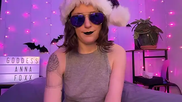 Snapshot of mistressannafoxx chatting on December 22, 2025, 10:07 pm mistressannafoxx online show from December 22, 2025, 10:07 pm