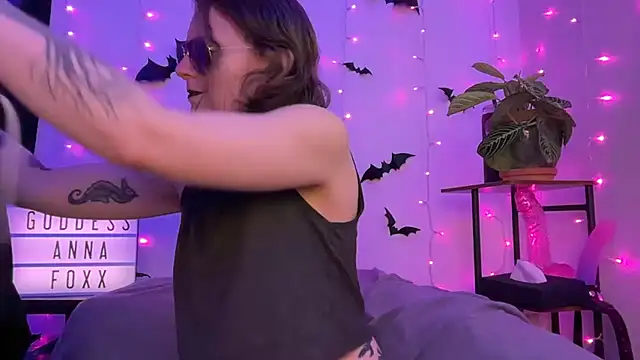 Snapshot of mistressannafoxx chatting on January 13, 2026, 10:04 pm mistressannafoxx online show from January 13, 2026, 10:04 pm