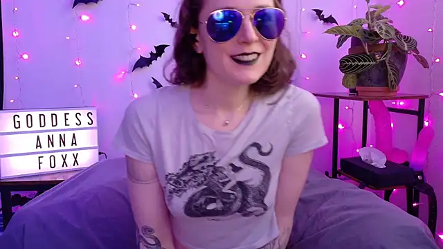 Snapshot of mistressannafoxx chatting on February 20, 2026, 10:10 pm mistressannafoxx online show from February 20, 2026, 10:10 pm