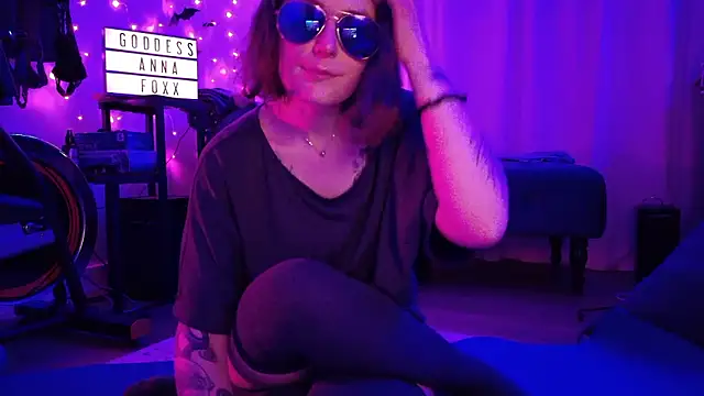 Snapshot of mistressannafoxx chatting on February 22, 2026, 4:24 am mistressannafoxx online show from February 22, 2026, 4:24 am