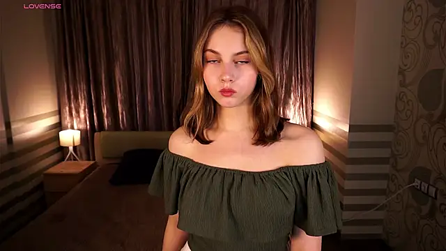 Snapshot of NylaNadler chatting on October 20, 2025, 6:25 am NylaNadler online show from October 20, 2025, 6:25 am