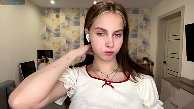 Snapshot of NylaNadler chatting on February 9, 2026, 6:06 am NylaNadler online show from February 9, 2026, 6:06 am