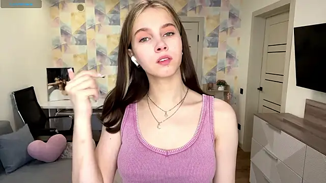 Snapshot of NylaNadler chatting on February 11, 2026, 6:07 am NylaNadler online show from February 11, 2026, 6:07 am