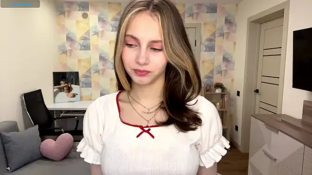 Snapshot of NylaNadler chatting on February 20, 2026, 5:37 am NylaNadler online show from February 20, 2026, 5:37 am