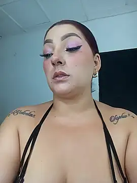 Snapshot of Victoriia-69 chatting on September 14, 2025, 12:32 am Victoriia-69 online show from September 14, 2025, 12:32 am