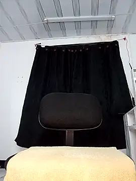 Snapshot of Victoriia-69 chatting on November 27, 2025, 4:36 am Victoriia-69 online show from November 27, 2025, 4:36 am