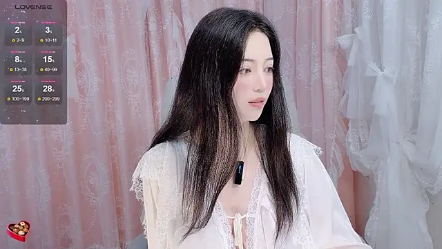 Amy-i online show from July 12, 2026, 7:10 am