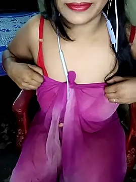 Snapshot of reena502 chatting on September 29, 2025, 11:15 am reena502 online show from September 29, 2025, 11:15 am