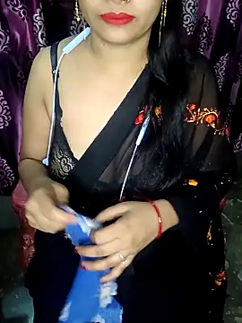 Snapshot of reena502 chatting on October 1, 2025, 5:52 pm reena502 online show from October 1, 2025, 5:52 pm