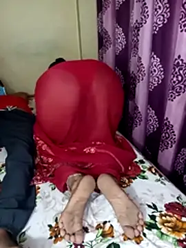 Snapshot of reena502 chatting on October 6, 2025, 5:10 pm reena502 online show from October 6, 2025, 5:10 pm