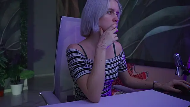 BethanyCloud online show from December 2, 2025, 5:46 am