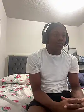 Snapshot of labishyoung25 chatting on December 14, 2025, 8:52 am labishyoung25 online show from December 14, 2025, 8:52 am