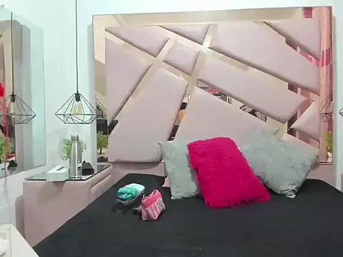 MiaCours online show from September 12, 2025, 6:30 pm