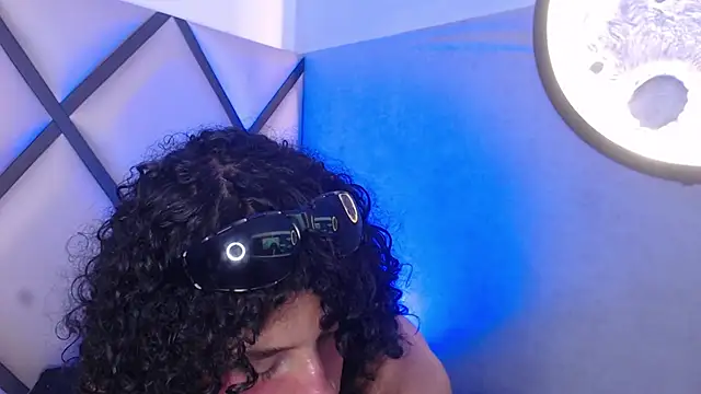 venus-03 online show from February 17, 2026, 3:58 am