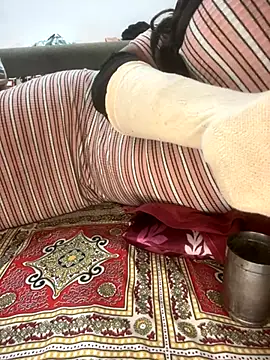 jiya00 online show from November 3, 2025, 7:26 pm