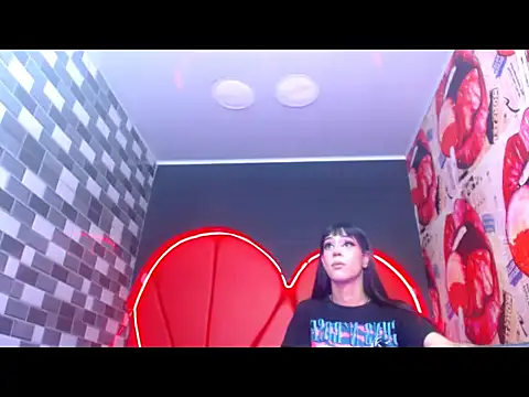 julessxcharlotte online show from September 10, 2025, 2:06 pm