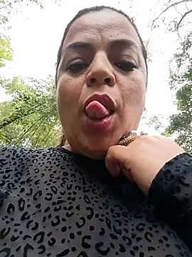 Mia-Glow online show from February 25, 2026, 1:10 pm