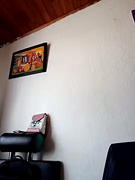 Mia-Glow online show from February 26, 2026, 1:21 pm