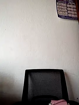 Mia-Glow online show from March 19, 2026, 12:42 pm