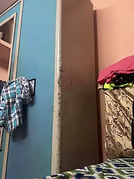 Snapshot of crazy111girl chatting on November 10, 2025, 8:46 am crazy111girl online show from November 10, 2025, 8:46 am