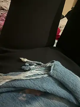 Snapshot of crazy111girl chatting on February 5, 2026, 5:39 pm crazy111girl online show from February 5, 2026, 5:39 pm