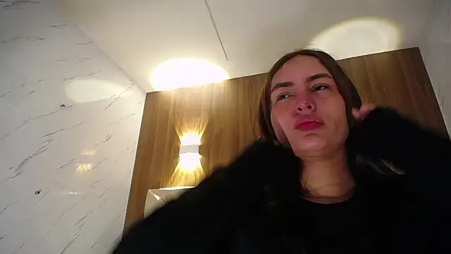 Snapshot of mia_millan_b chatting on October 16, 2025, 1:28 am mia millan b online show from October 16, 2025, 1:28 am