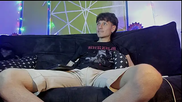 Snapshot of Dioniso_guy8 chatting on February 27, 2026, 7:25 pm Dioniso guy8 online show from February 27, 2026, 7:25 pm