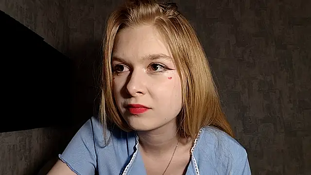 LiaVibes online show from October 14, 2025, 7:53 am