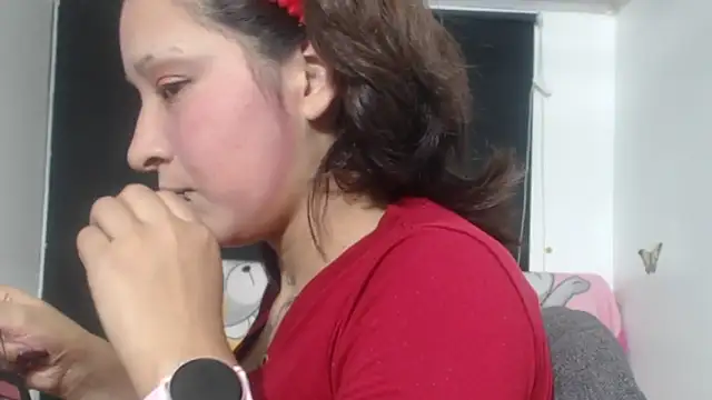 evelynesex online show from April 11, 2026, 3:33 am