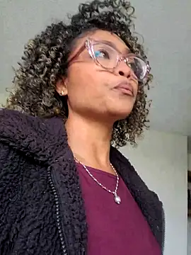 BiiancaEstradaa online show from February 18, 2026, 8:49 pm