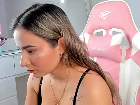 Snapshot of Saloome_miller chatting on October 1, 2025, 2:50 am Saloome miller online show from October 1, 2025, 2:50 am