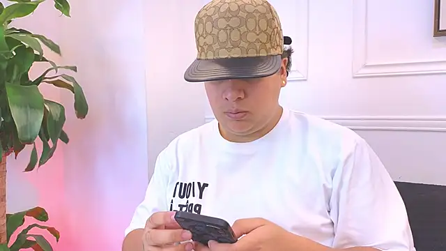 Naim Bennetsex online show from February 5, 2026, 6:23 pm