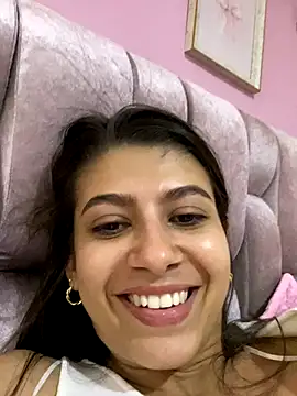 Lenapink19 online show from November 8, 2025, 9:57 pm