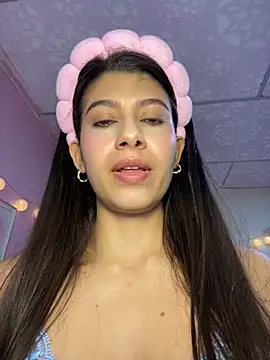 Lenapink19 online show from November 21, 2025, 11:03 pm