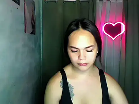 sweetsassyxx online show from March 28, 2026, 4:23 am