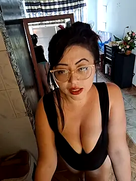 isa  crazy   online show from September 22, 2025, 7:27 pm