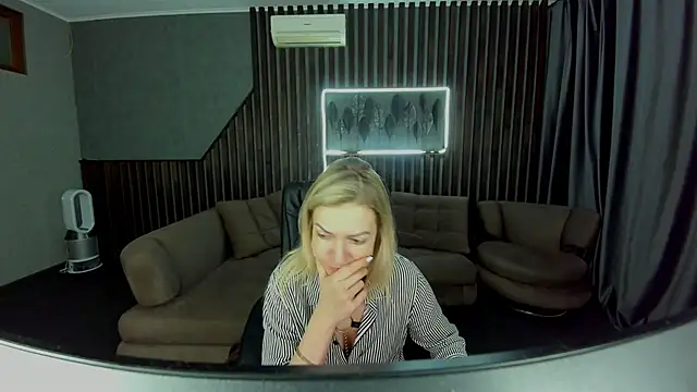 Anna Snows online show from October 15, 2025, 5:57 pm