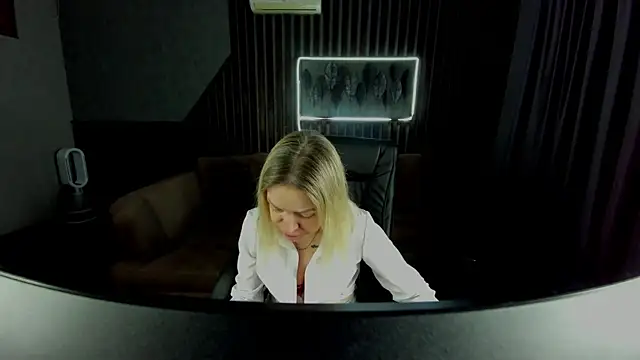 Anna Snows online show from December 14, 2025, 6:30 am