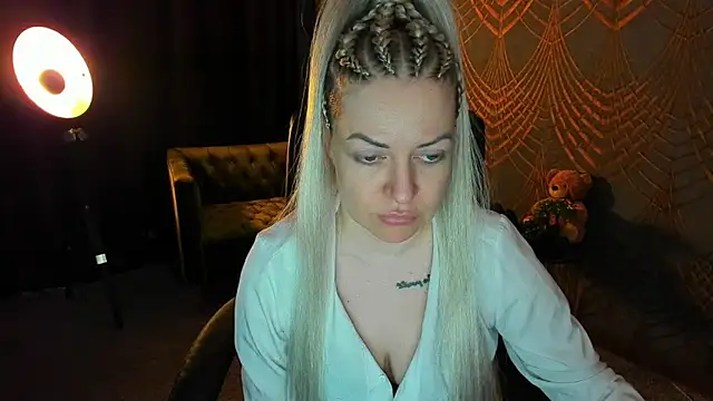 Anna Snows online show from April 10, 2026, 5:34 am