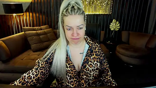 Anna Snows online show from April 11, 2026, 7:45 am