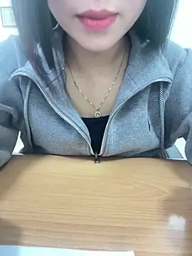 Snapshot of -NhaKy22 chatting on January 7, 2026, 12:57 am -NhaKy22 online show from January 7, 2026, 12:57 am